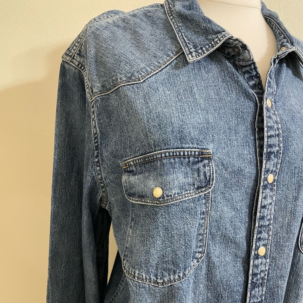 New LUCKY BRAND Womens Washed Denim Snap Front Button Down Shirt Large - Picture 3 of 11